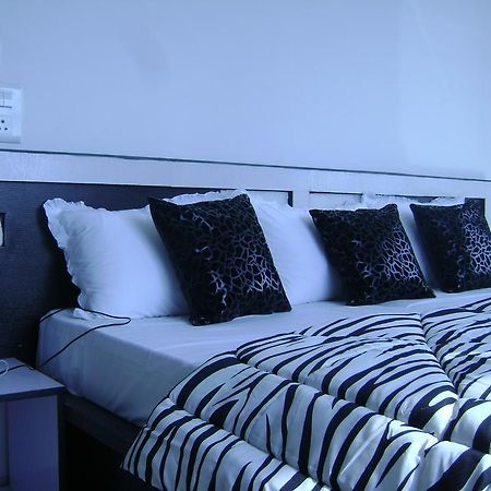 Aura Suites 古尔冈 外观 照片
