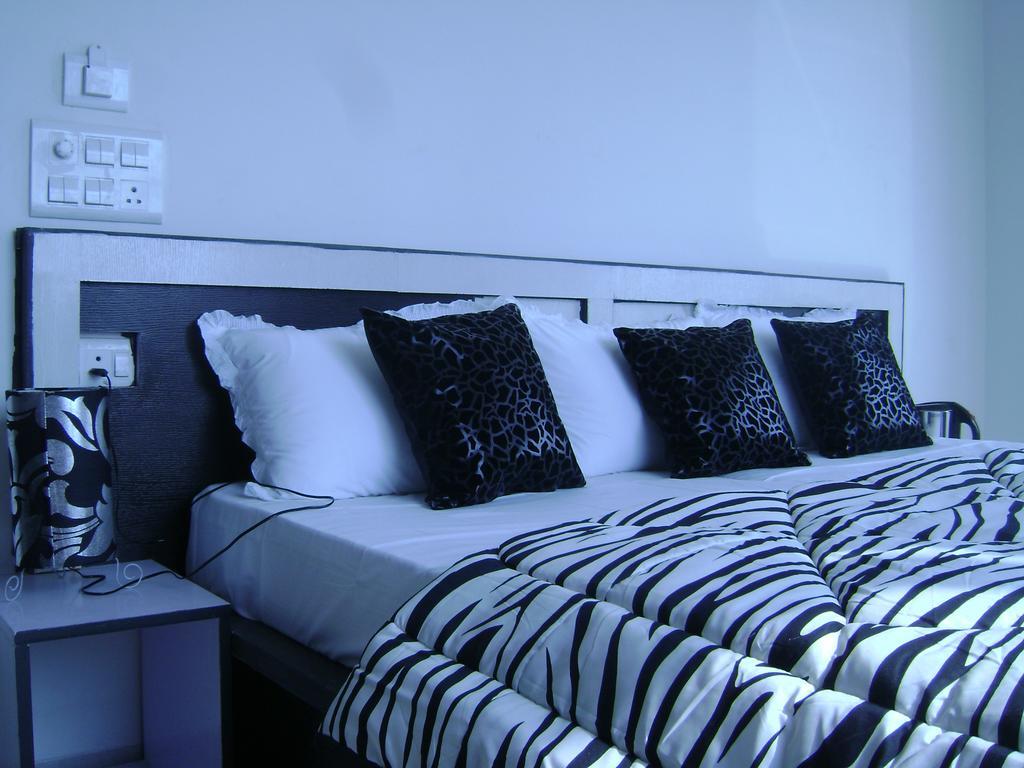 Aura Suites 古尔冈 外观 照片