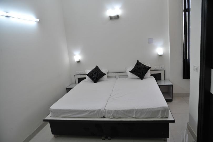 Aura Suites 古尔冈 外观 照片